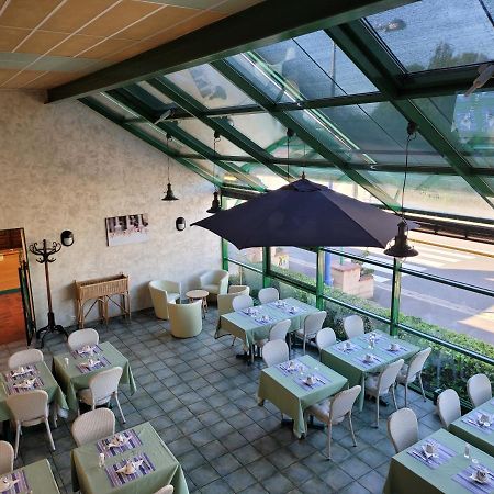 L'Auberge De L'Olive Dompierre-sur-Besbre Exteriér fotografie