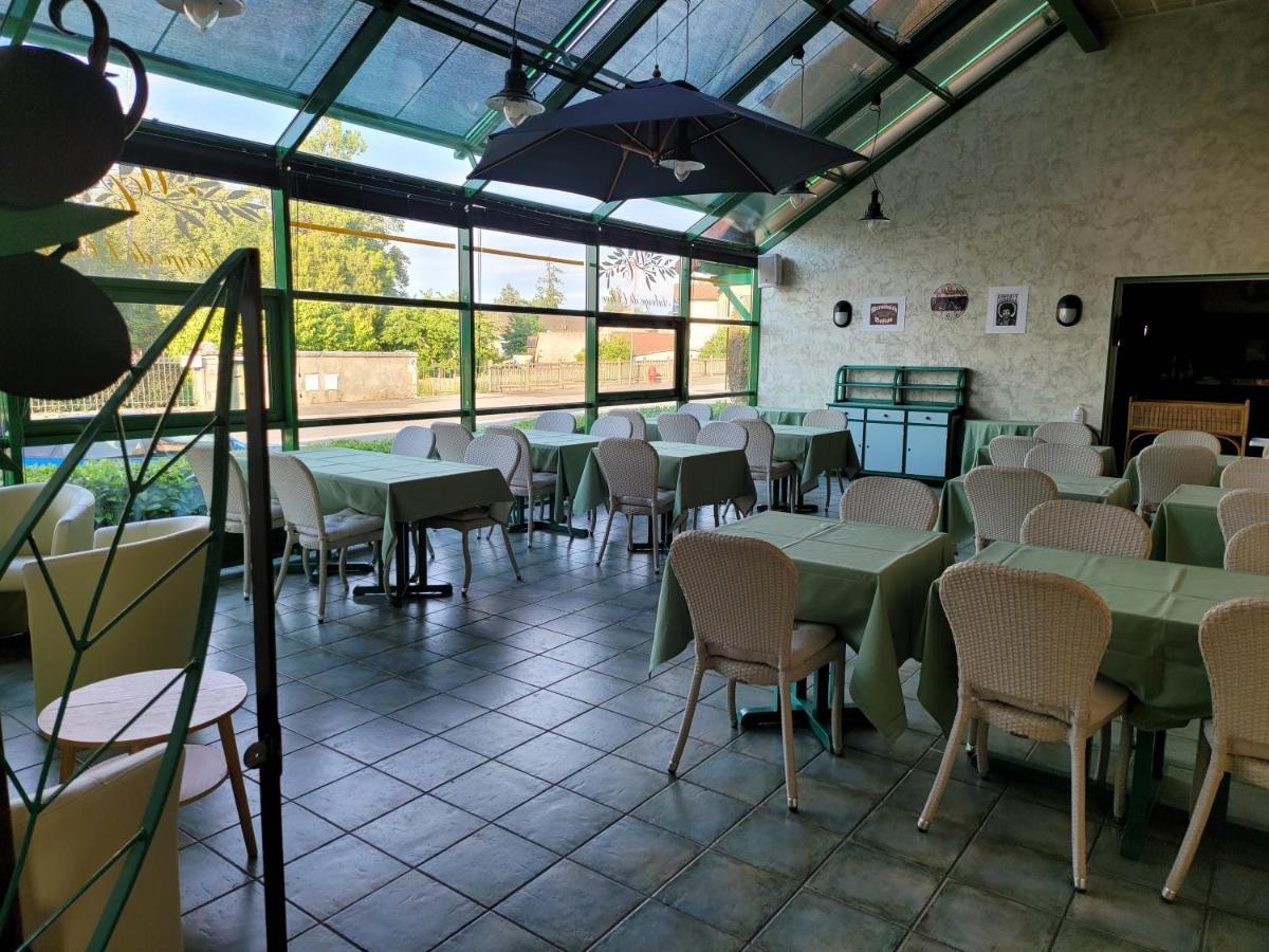 L'Auberge De L'Olive Dompierre-sur-Besbre Exteriér fotografie